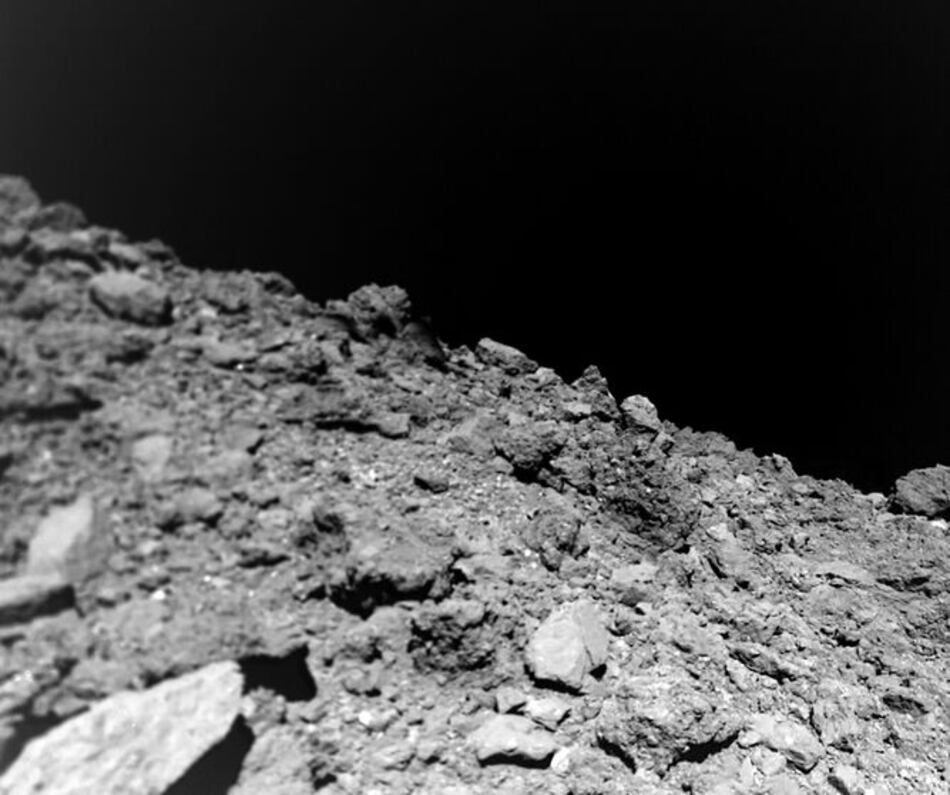 Nuevas fotos del asteroide Ryugu ofrecen pistas sobre la formación de los planetas
