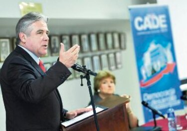 'No he renunciado al PRD ni renunciaré': Aramburú
