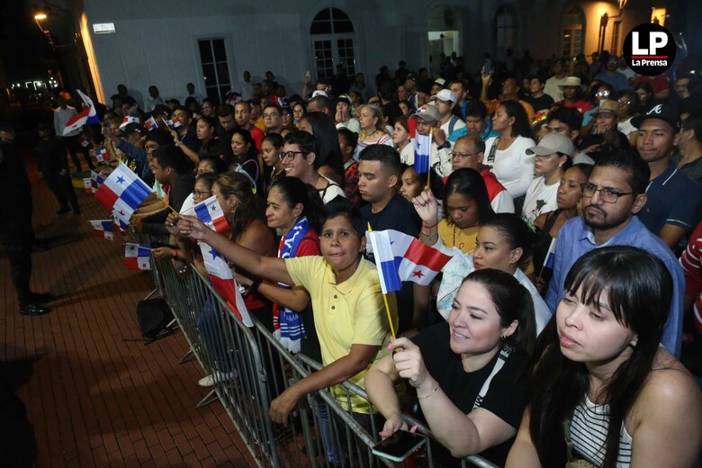 Panamá celebra 121 años de separación de Colombia con las tradicionales dianas en el Palacio de Las Garzas