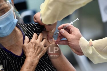 Reportan una baja asistencia en jornada de vacunación contra la Covid-19 en el circuito 8-7
