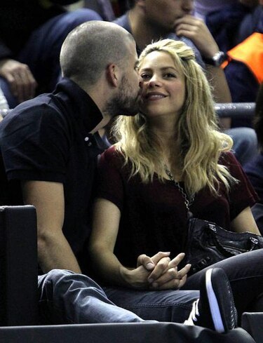 Piqué y Shakira, arrumacos en las gradas