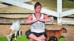 Yoga con cabras, la última moda