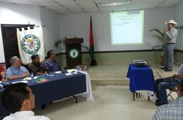 Frente pro rescate del agro presenta iniciativas a autoridades