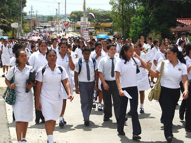 Defienden grado de licenciatura