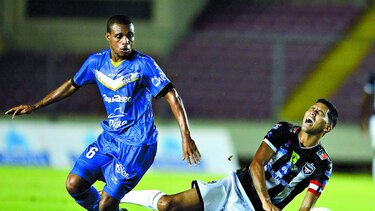 La barrera azul del líder Árabe Unido