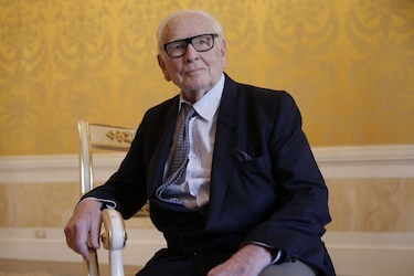 Pierre Cardin y su amor desmedido por las licencias