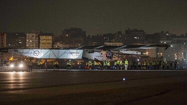 Solar Impulse 2 sale de Egipto para cubrir la última etapa de su vuelta al mundo
