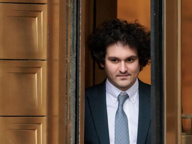 Sam Bankman-Fried, el rey de las criptomonedas, condenado a 25 años de prisión