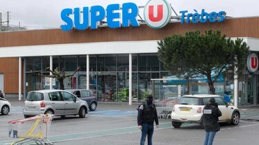 Francia: muere el agente que se cambió por rehén en asalto