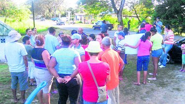 Protestan por falta de agua en Villa Belén de Santiago