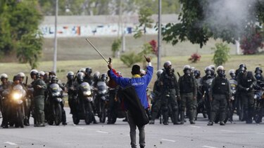 Oposición venezolana endurece protestas contra constituyente