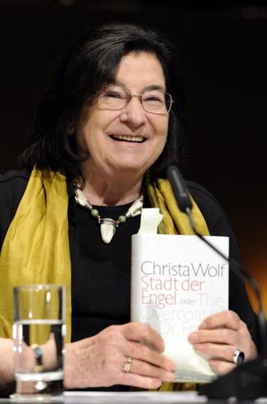 Falleció escritora Christa Wolf