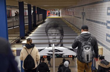 David Bowie invade una estación de metro en Nueva York