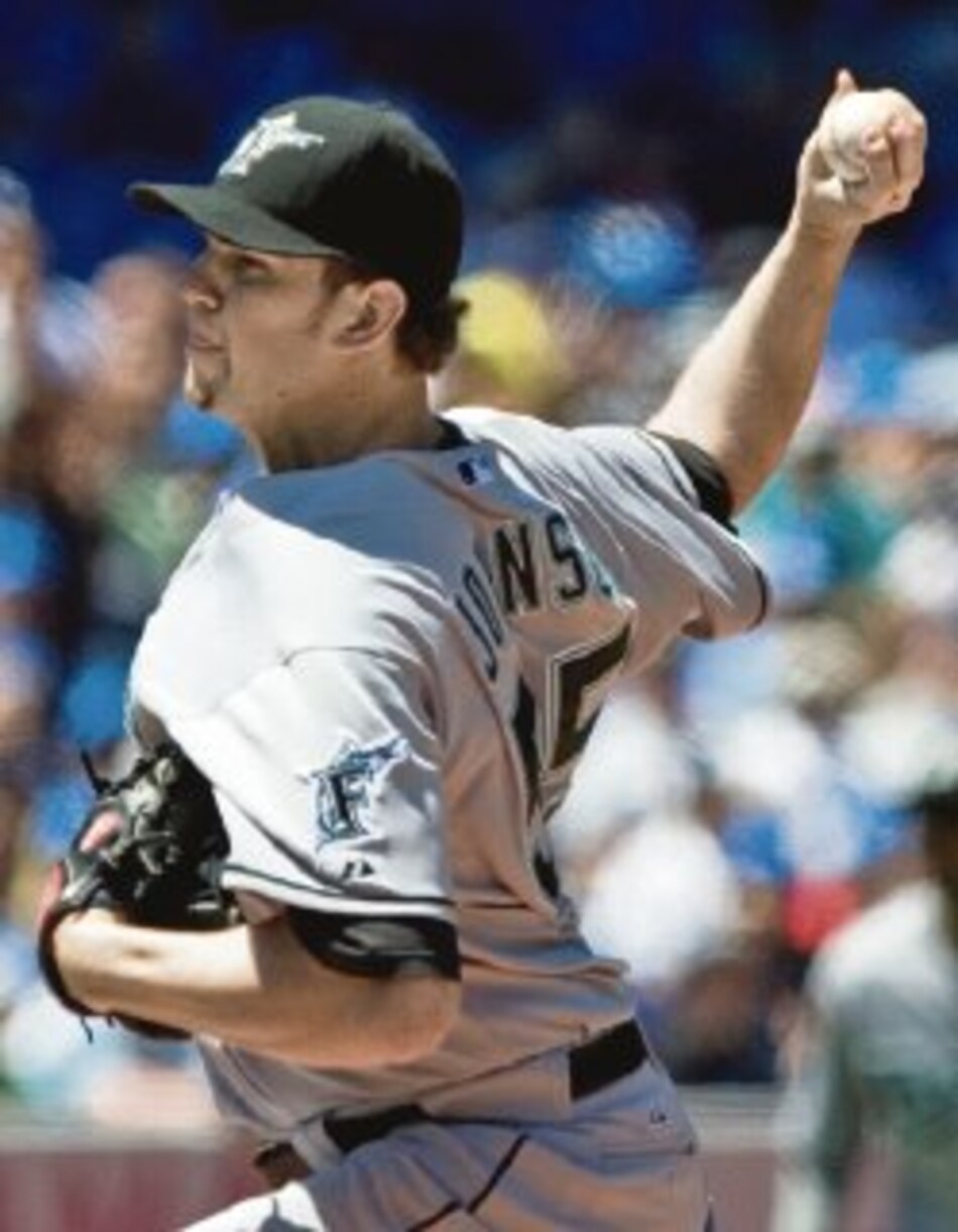 Johnson domina a Yankees