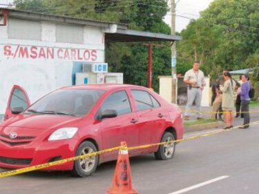 Indagarán a policías por muertes en San Carlos