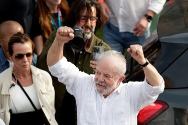Lula y Bolsonaro coinciden en un acto institucional en primer día de campaña