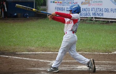 Panamá derrota a Colombia y avanza a la semifinal