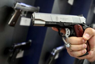 Corte dice que estadounidenses no pueden portar armas ocultas