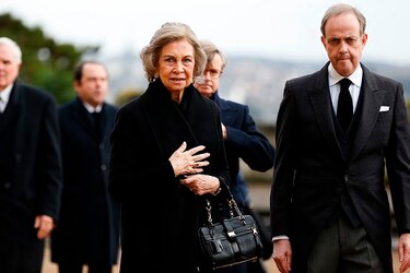 Entierran al conde de París, descendiente del último rey de Francia