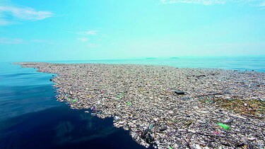 ‘Isla de basura’ en el Caribe hondureño