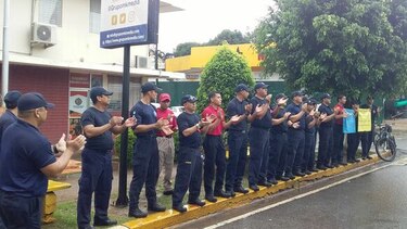 Bomberos santeños y herreranos protestan para exigir mejores condiciones laborales