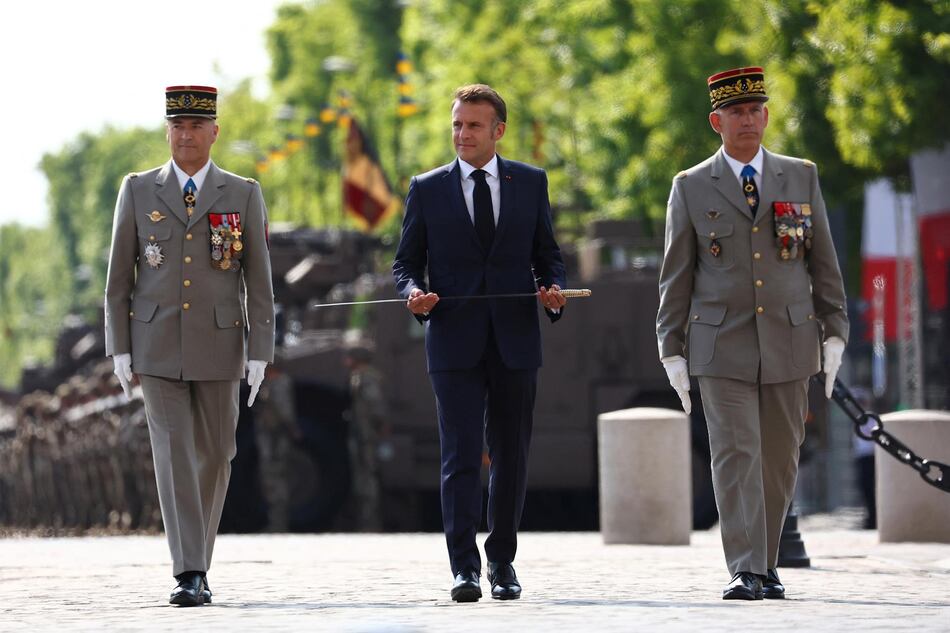 Francia exhibe músculo militar y alianzas en su desfile del 14 de julio