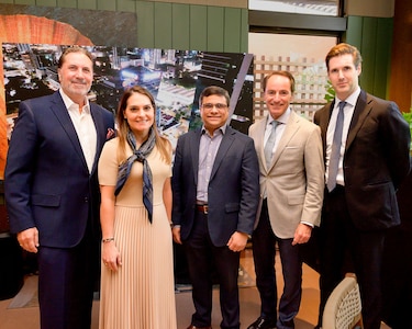 Mercantil reúne a expertos para analizar el futuro del sector energético en Panamá