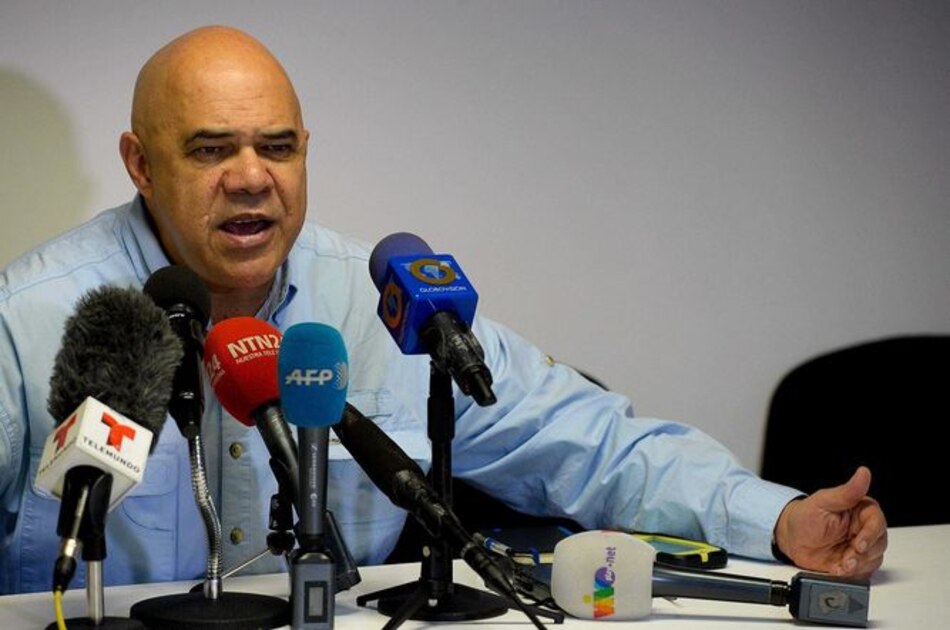 Secretario de la MUD llama nuevamente a validar firmas