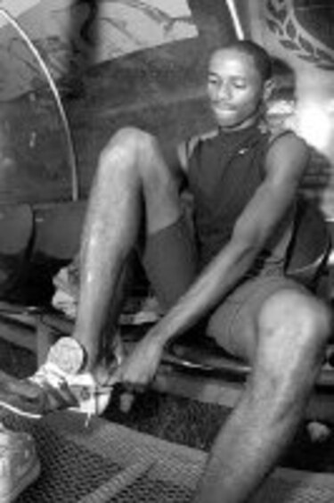 Distinguen a deportistas destacados de Colón