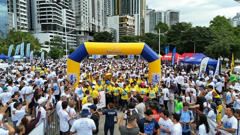Miles celebraron la vida en la XXVII Caminata Susie Thayer a beneficio del Oncológico