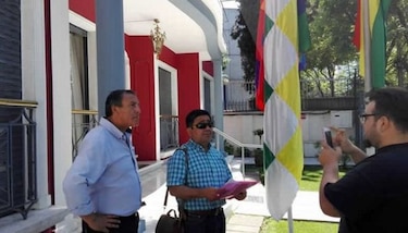Dos dirigentes sindicales chilenos piden asilo político en Consulado de Bolivia