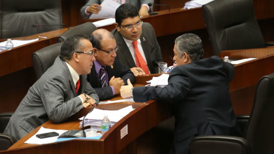 Diputados gastan medio millón de dólares en viajes