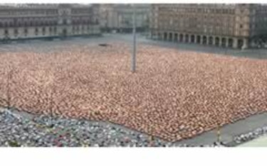 Spencer Tunick rompe récord de desnudos