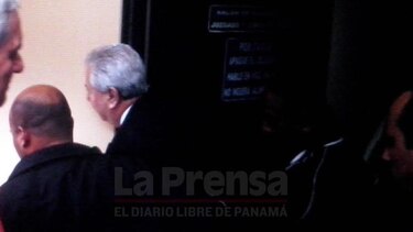 Exdirector de la Superintendencia de Valores implica a Martinelli y Shamah