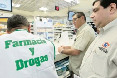 Prohíben licor en farmacias