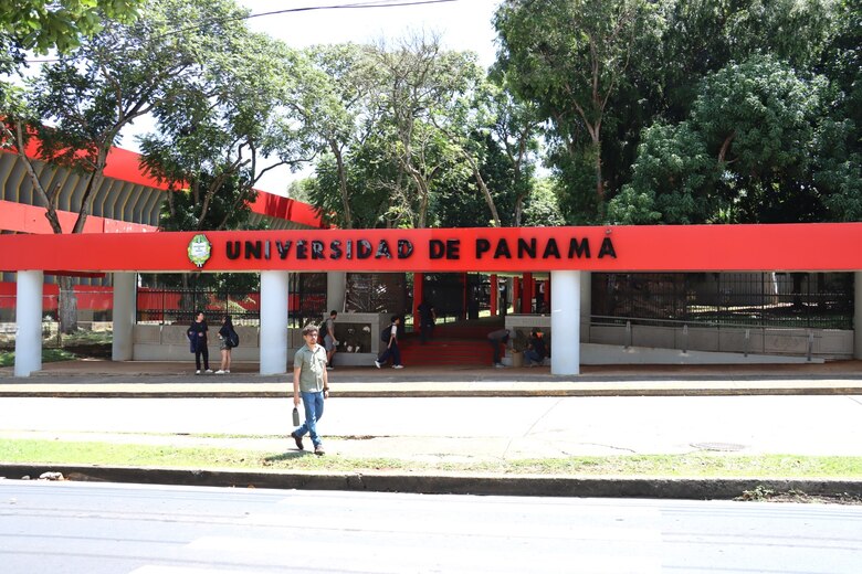Contralor denuncia presencia de ‘clanes familiares’ en la Universidad de Panamá