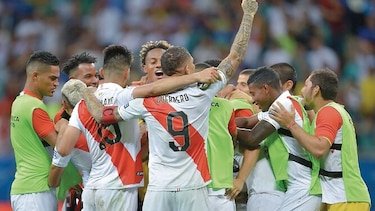 Perú le gana a Uruguay en penales y chocará con Chile