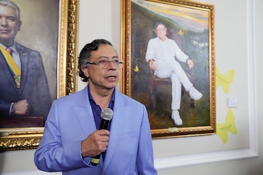 Petro presenta su retrato oficial en la Casa de Nariño antes de entregar el poder