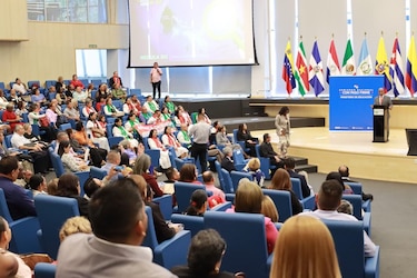 Escuela de Directores busca capacitar en liderazgo, gestión pedagógica y manejo del FECE