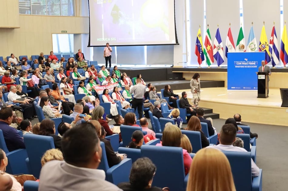 Escuela de Directores busca capacitar en liderazgo, gestión pedagógica y manejo del FECE