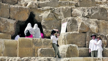 ¿misterios debajo de las pirámides de Egipto?