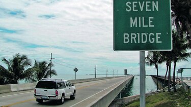 Donald Trump lanza plan de inversión en infraestructura