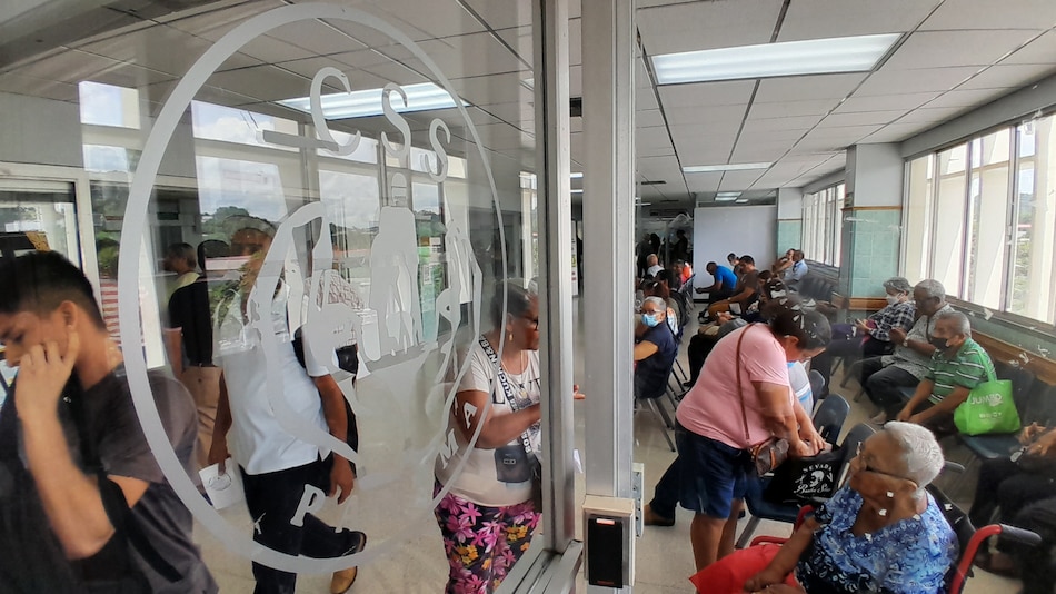 Caja de Seguro Social al límite: 33,000 consultas y cirugías aún no realizadas