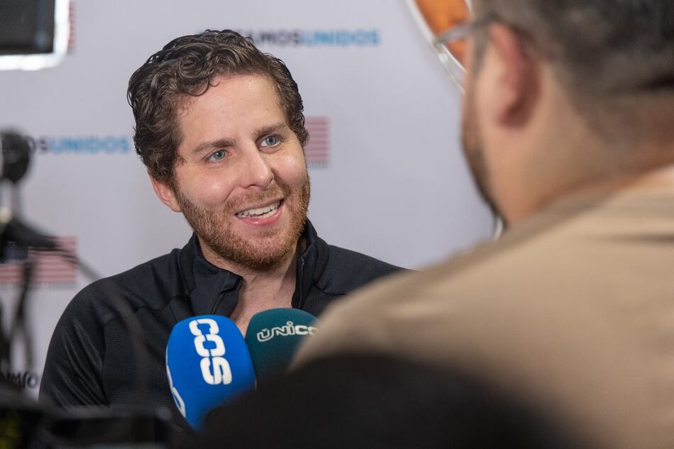 Alcalde Mayer Mizrachi promete reconocer las calles mejor decoradas en Navidad, pero le dicen que ‘no hay chen chen’