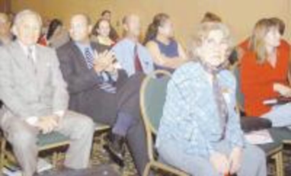 Vergüenza, atropello a periodistas: Correa