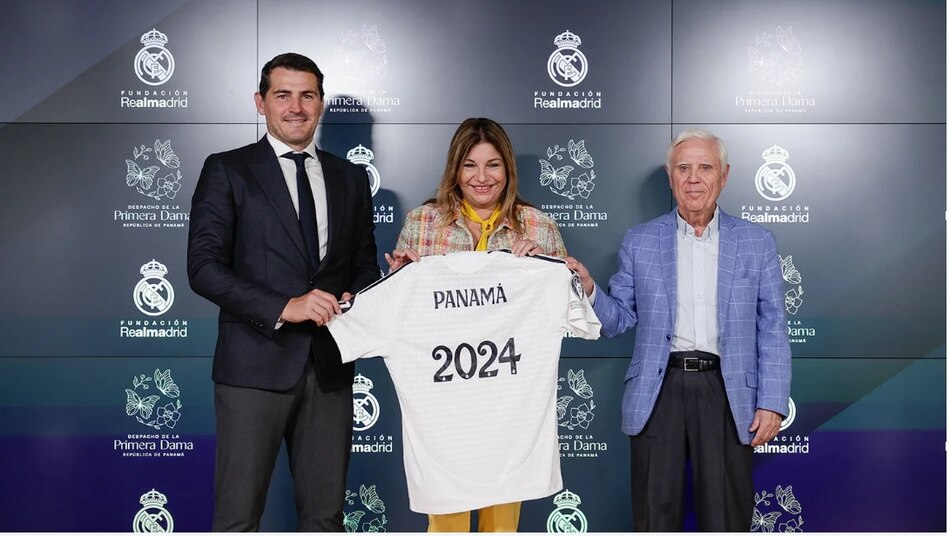Iker Casillas celebra la renovación del convenio de la Fundación Real Madrid en Panamá