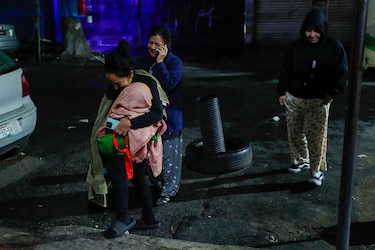 México registra 385 réplicas tras sismo de magnitud 6.1 en Michoacán