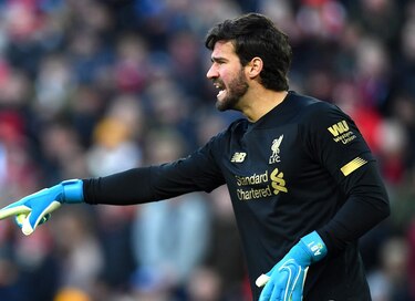 El brasileño Alisson Becker gana el premio al mejor arquero del año