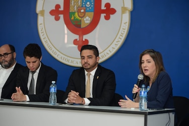 Estudiantes de la USMA debaten sobre la inmunidad parlamentaria