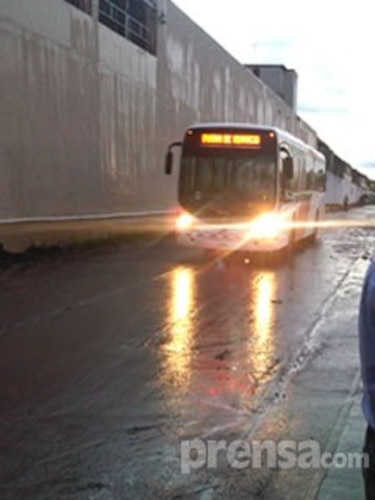 Con una petición de paciencia comienza operaciones el Metro Bus